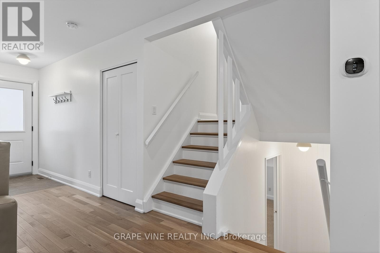 730 HOLT CRESCENT - 20