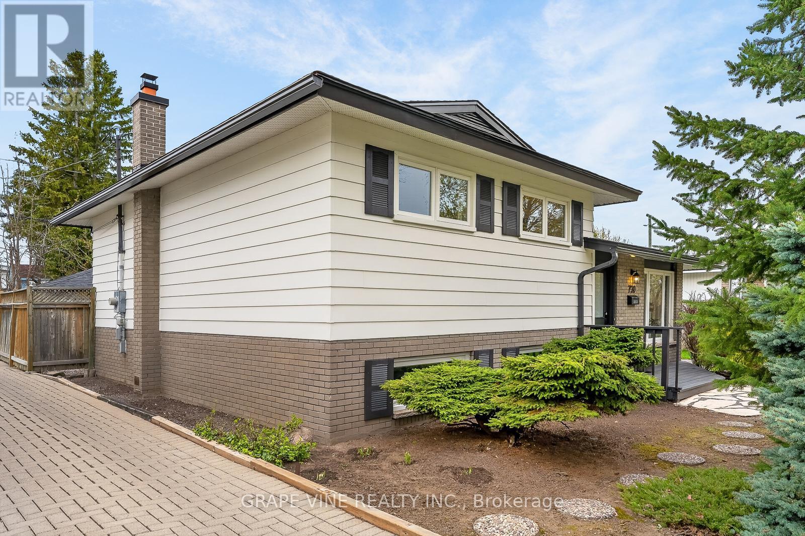 730 HOLT CRESCENT - 3