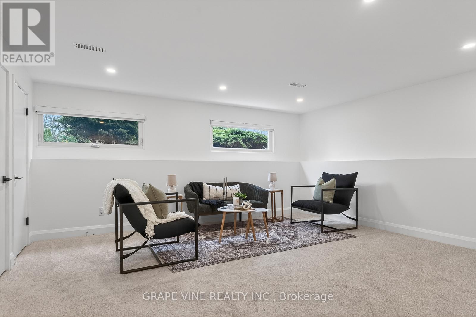 730 HOLT CRESCENT - 30