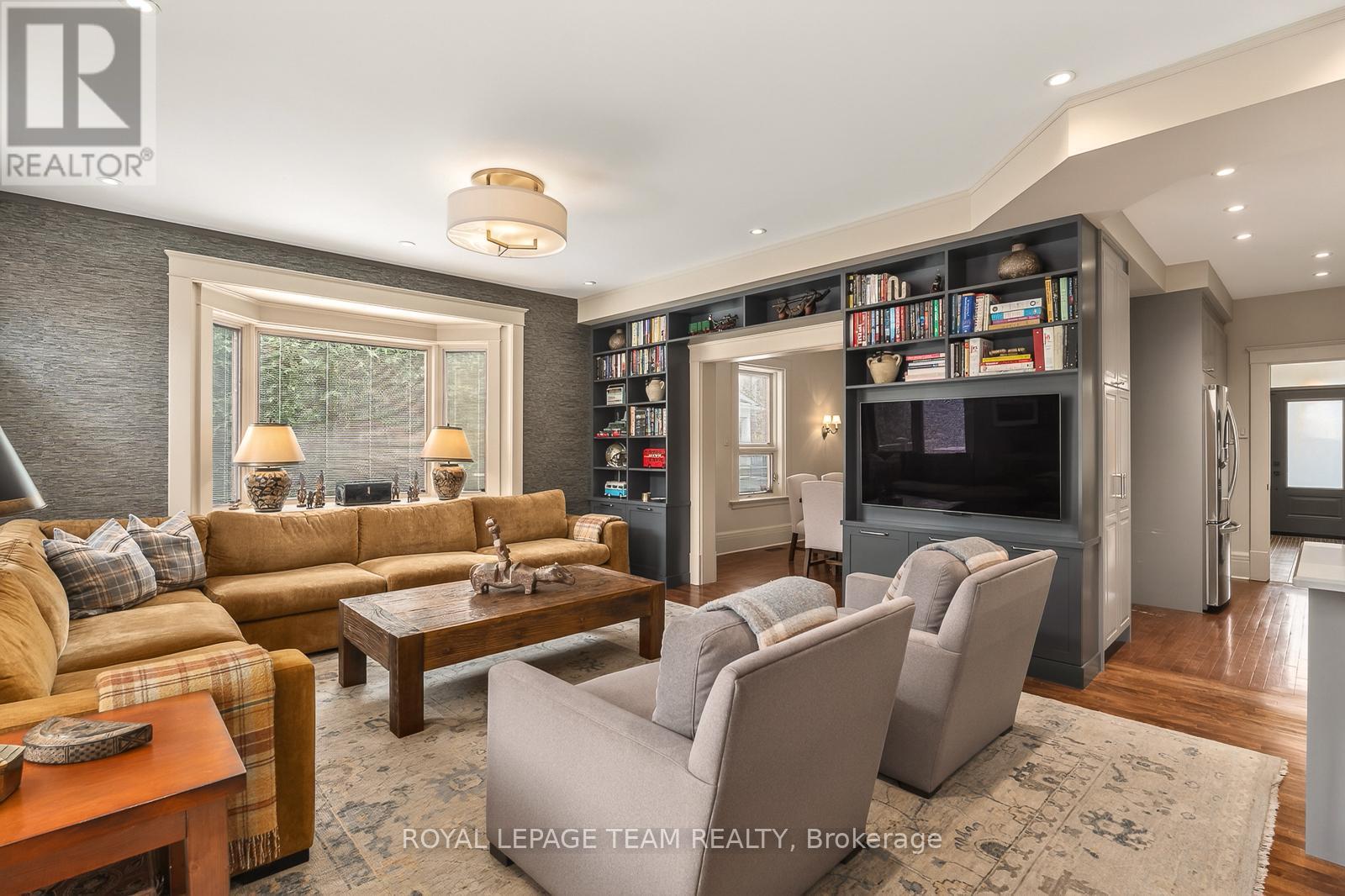 46 IVY CRESCENT - 25