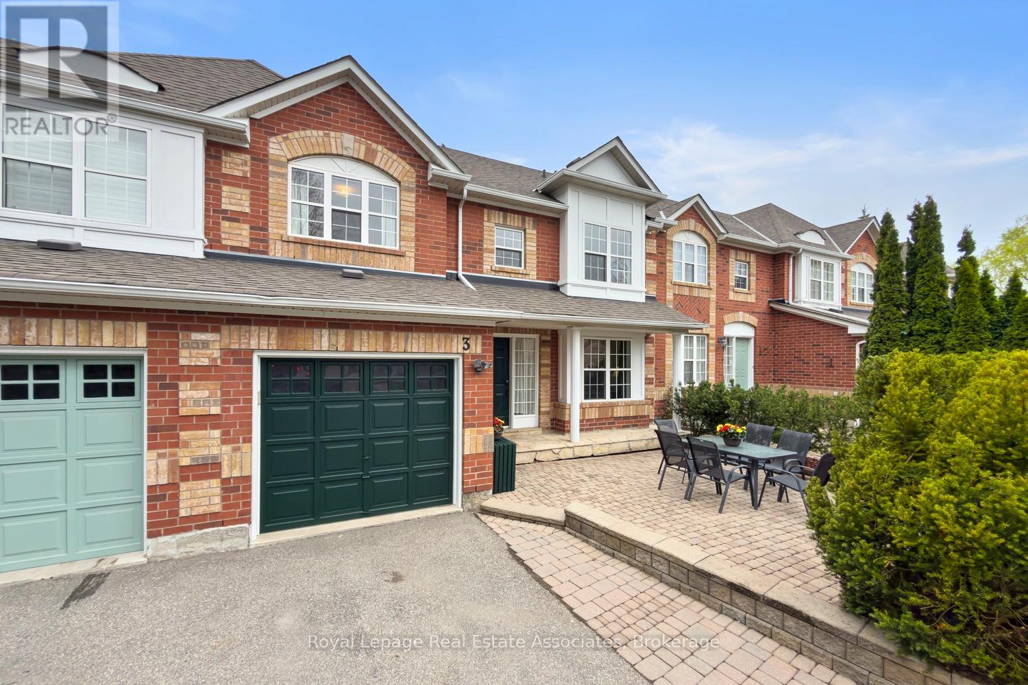 #3 199 HILLCREST AVENUE - Image 2