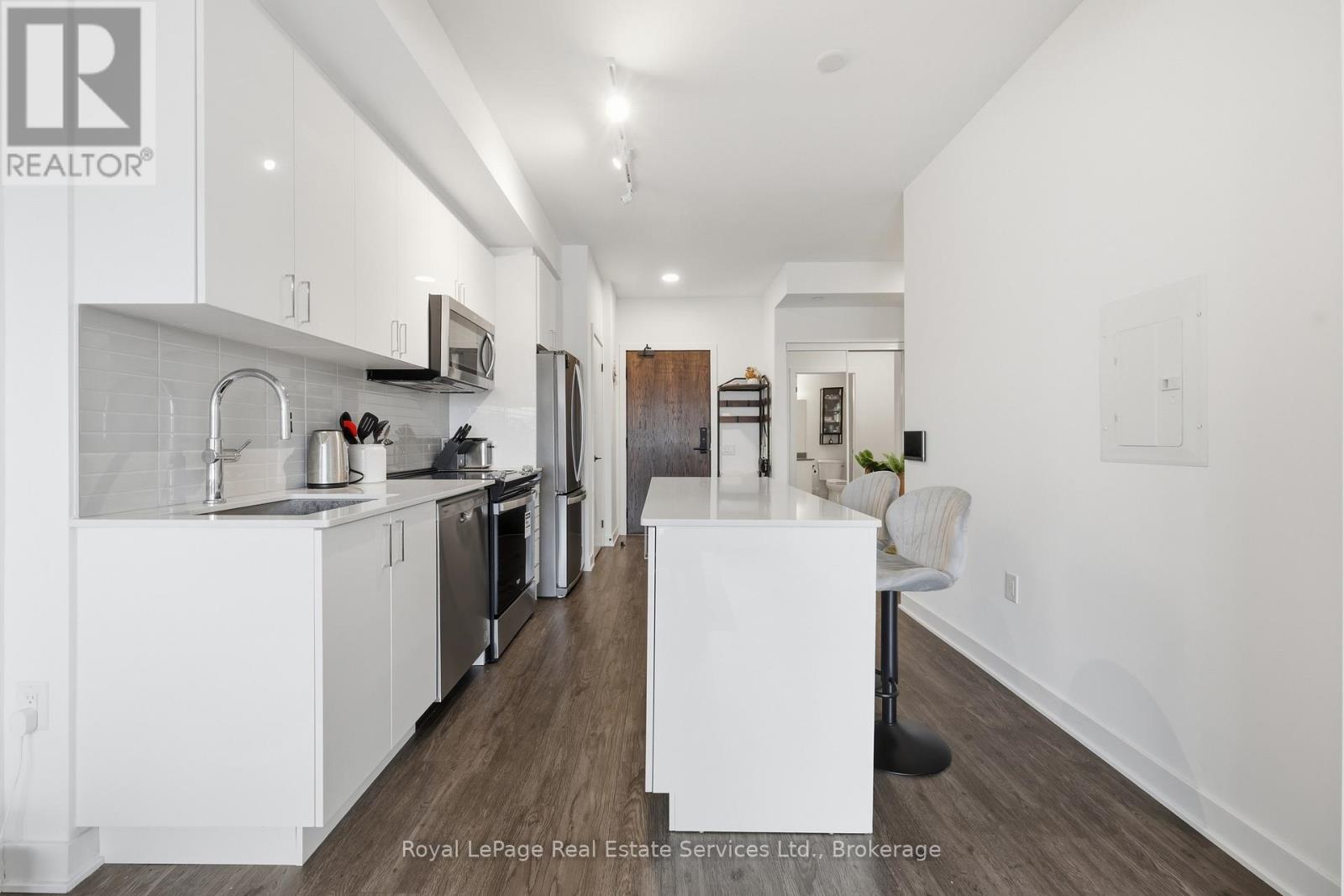 #202 2782 BARTON STREET E - 12