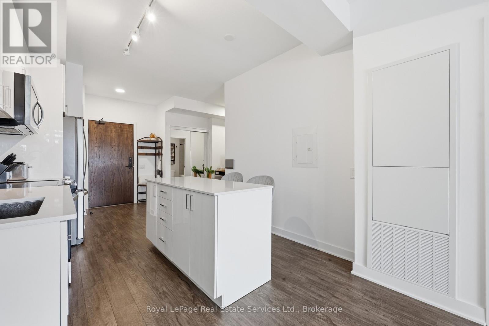 #202 2782 BARTON STREET E - 13