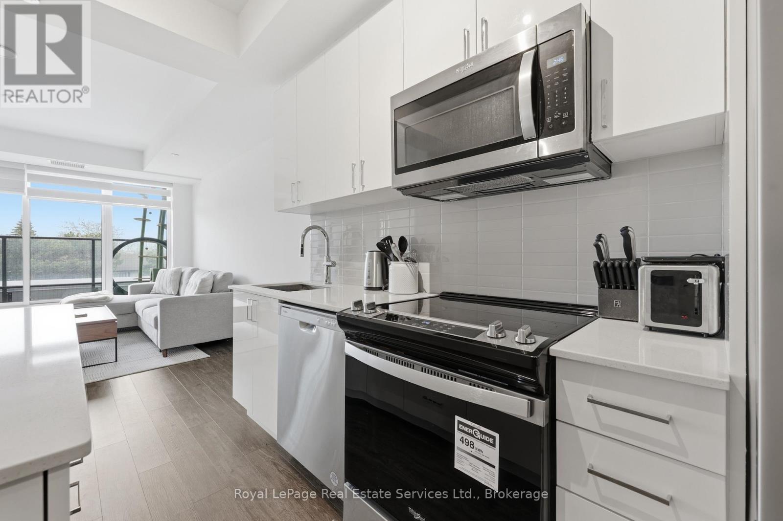 #202 2782 BARTON STREET E - 14