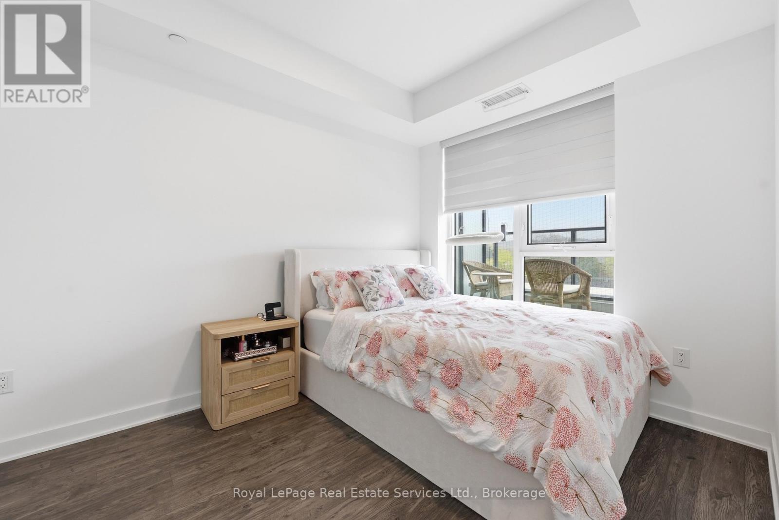 #202 2782 BARTON STREET E - 18