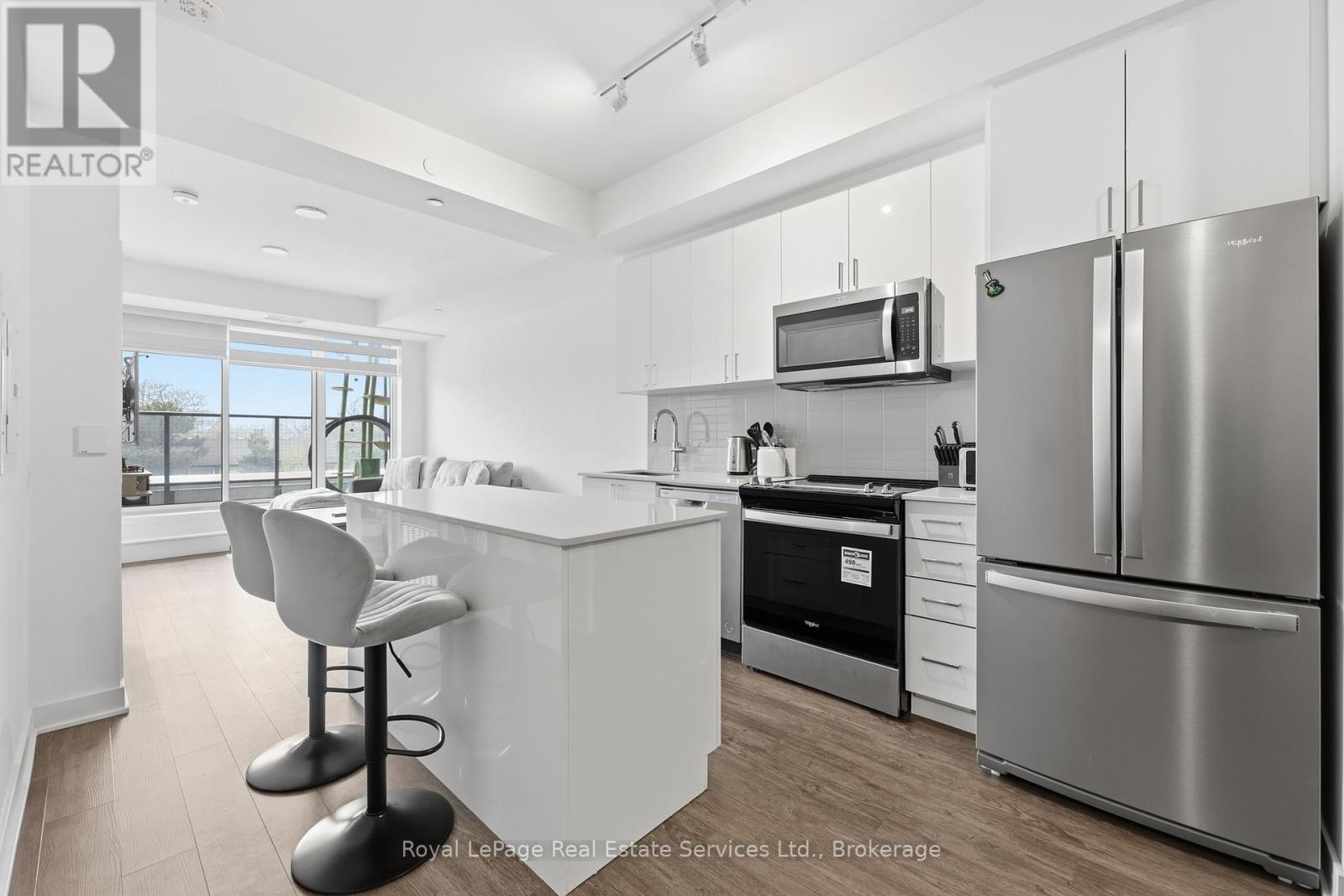 #202 2782 BARTON STREET E - 10
