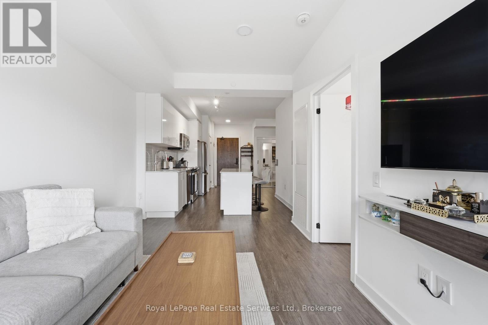 #202 2782 BARTON STREET E - 16