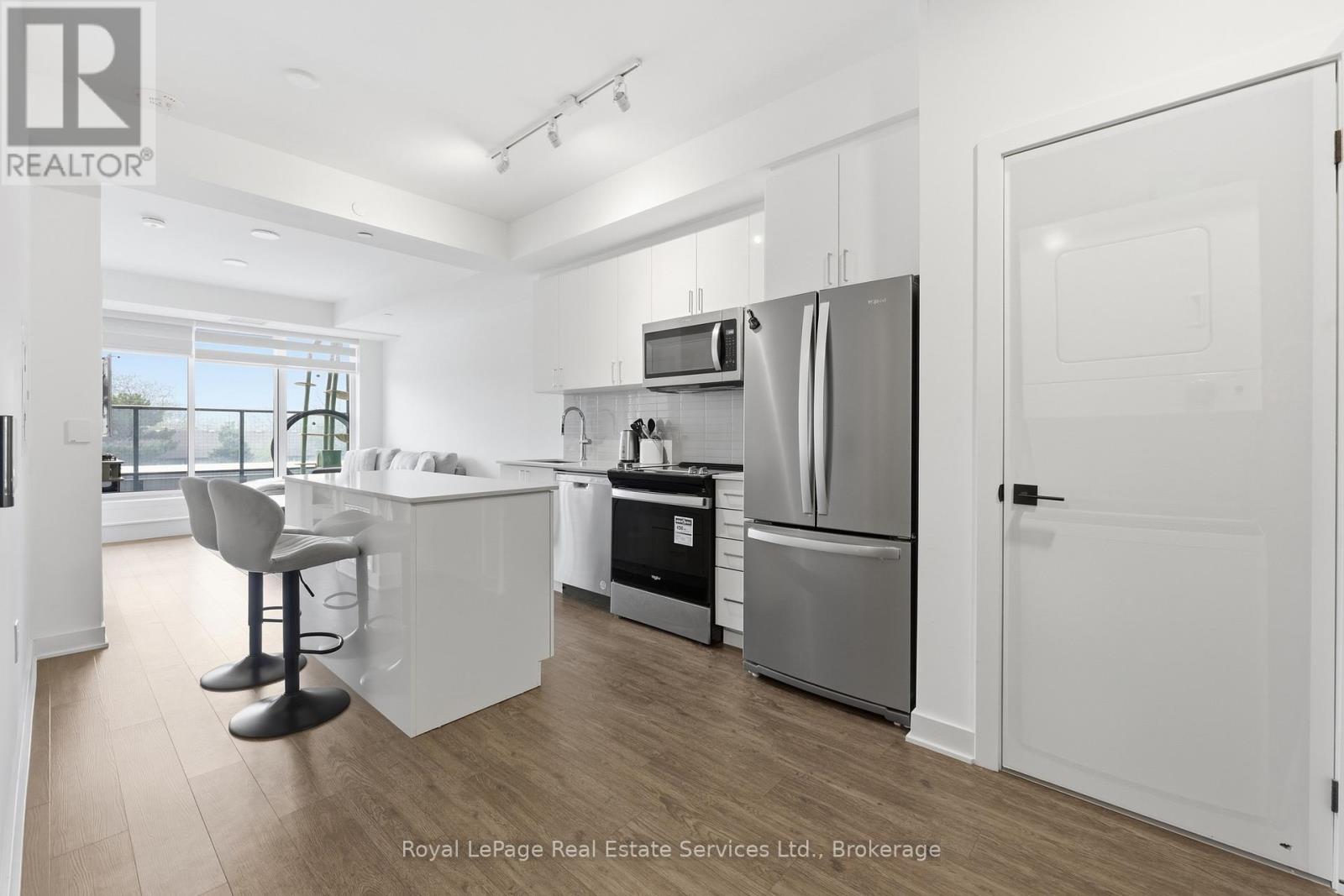 #202 2782 BARTON STREET E - 9