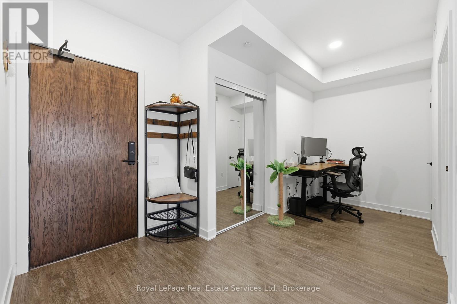 #202 2782 BARTON STREET E - 5