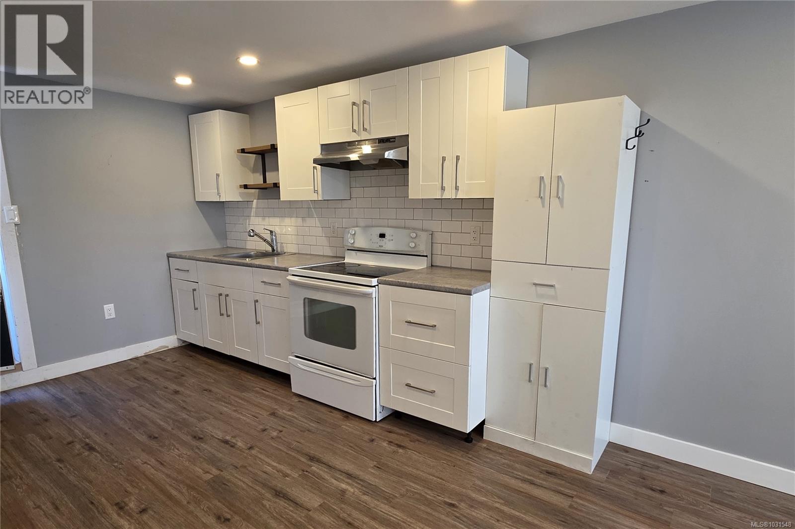 222 Thulin St - 17
