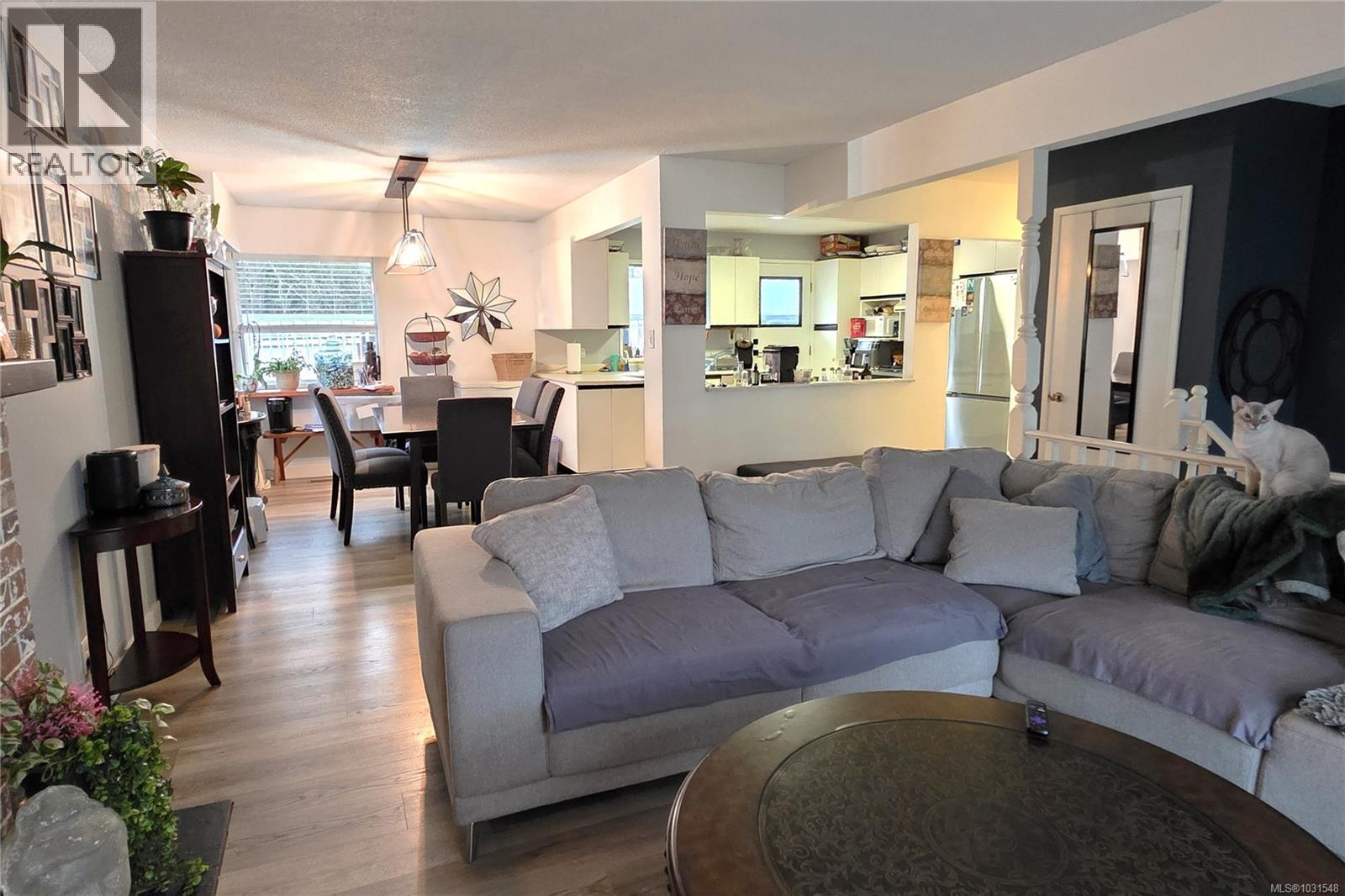 222 Thulin St - 4