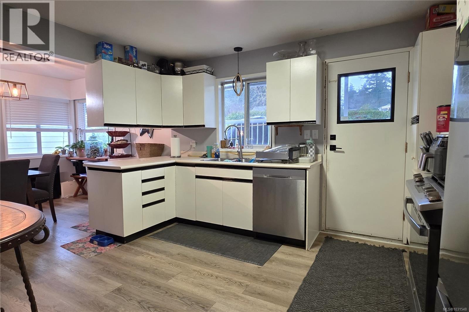 222 Thulin St - 7