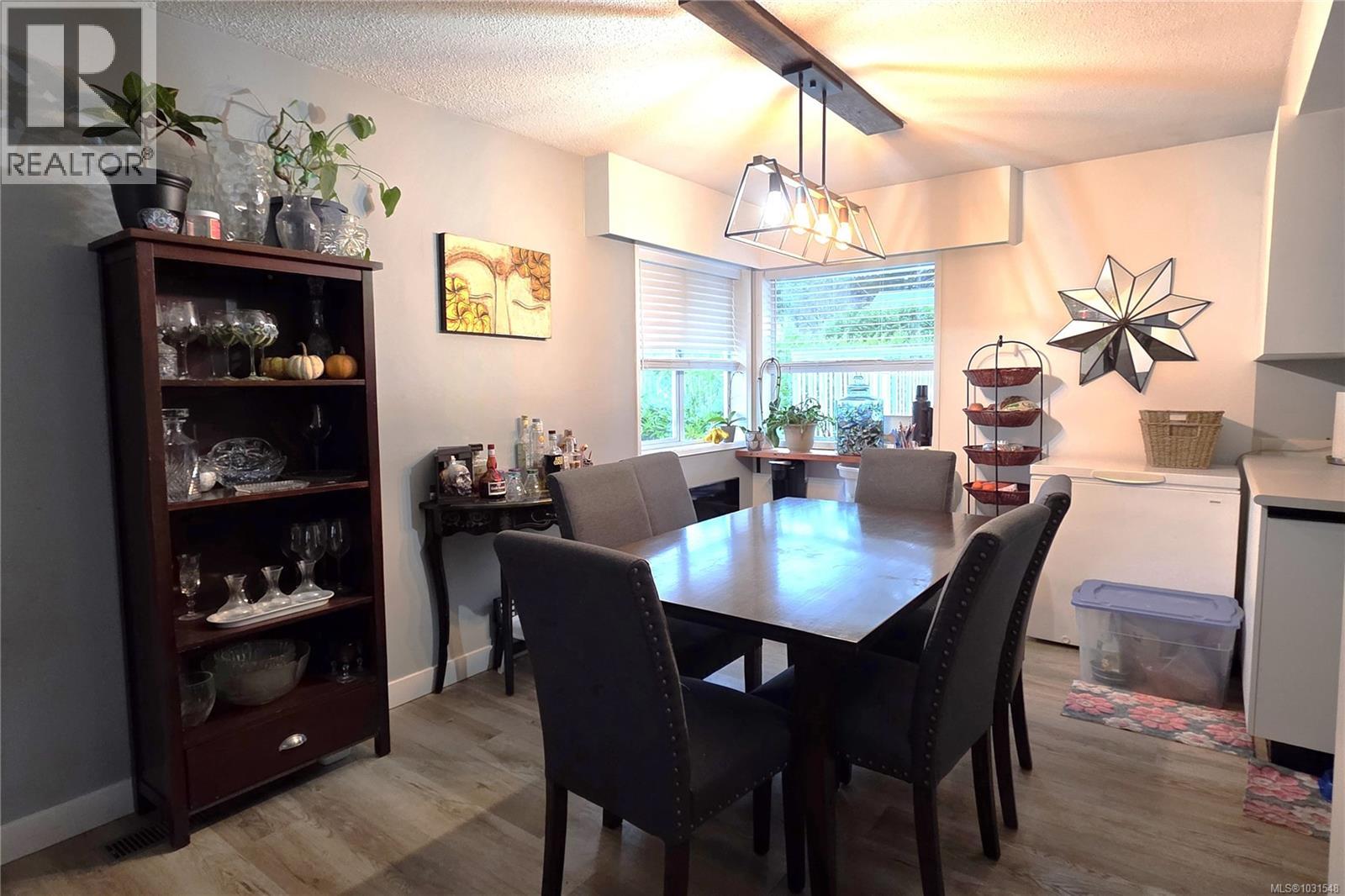 222 Thulin St - 6