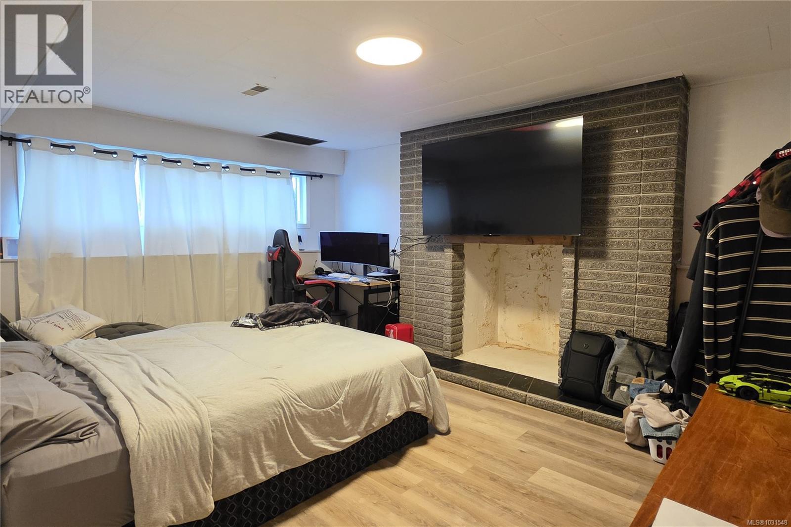 222 Thulin St - 14