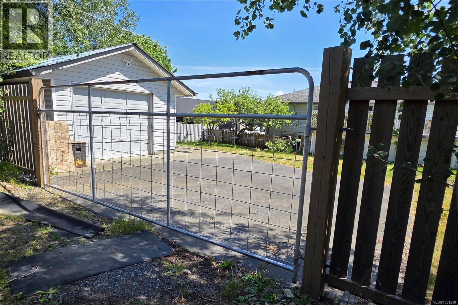 222 Thulin St - 27