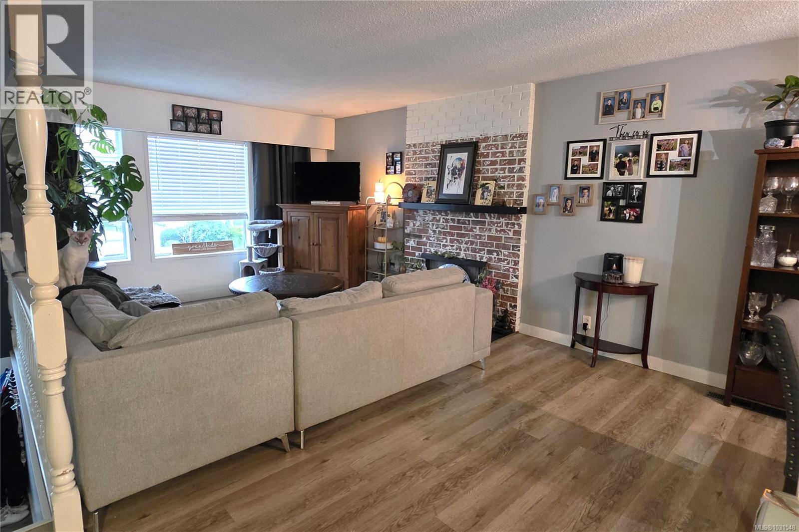 222 Thulin St - 5