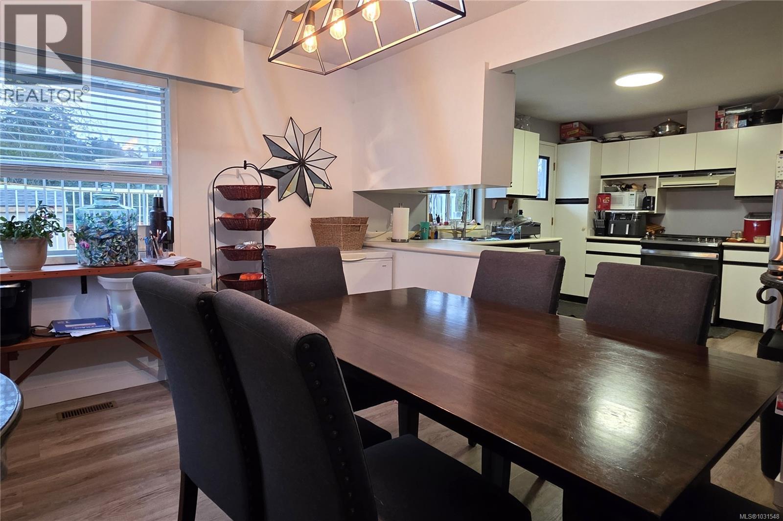 222 Thulin St - 9