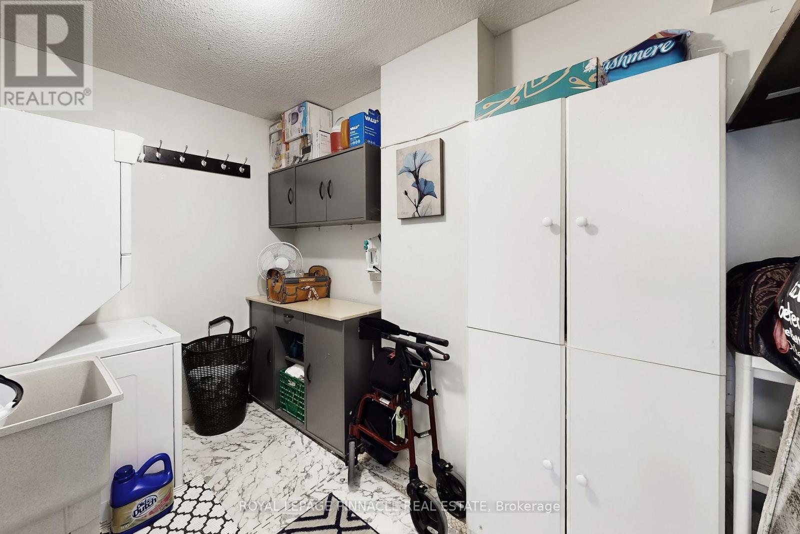 #202 1300 MISSISSAUGA VALLEY BOULEVARD - 34
