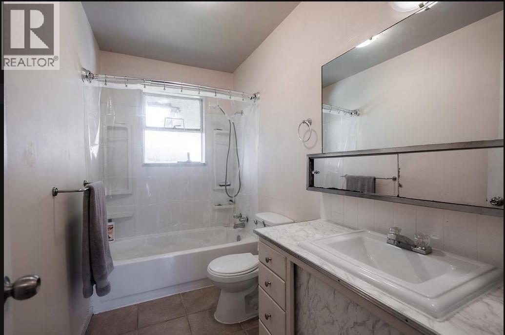 2 Bed, 1 Bath Duplex for Rent in Richmond – 7711 EPERSON ROAD, Richmond – MLS# R3122484 - Image 7