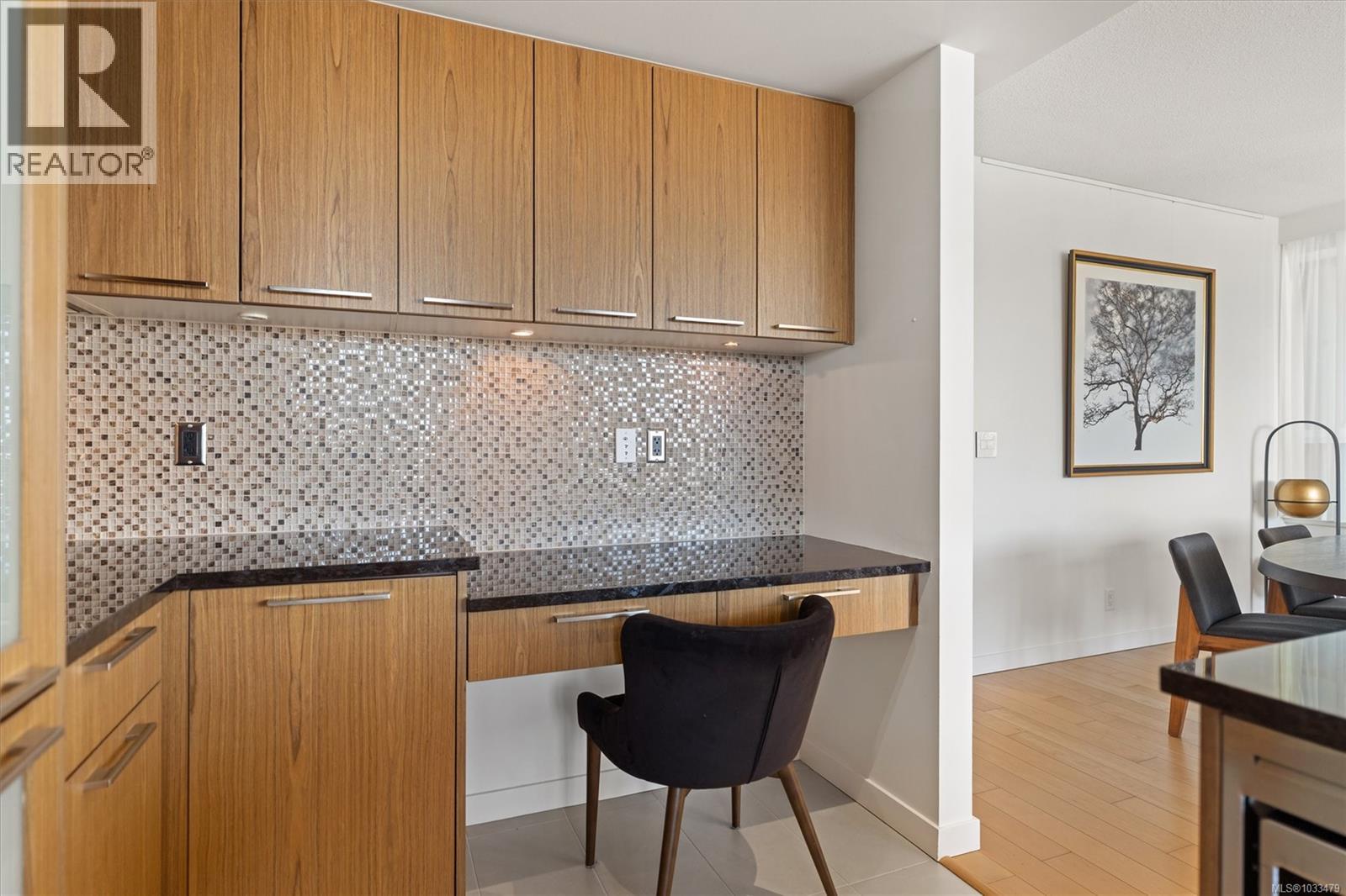 #701 608 Broughton St - 14