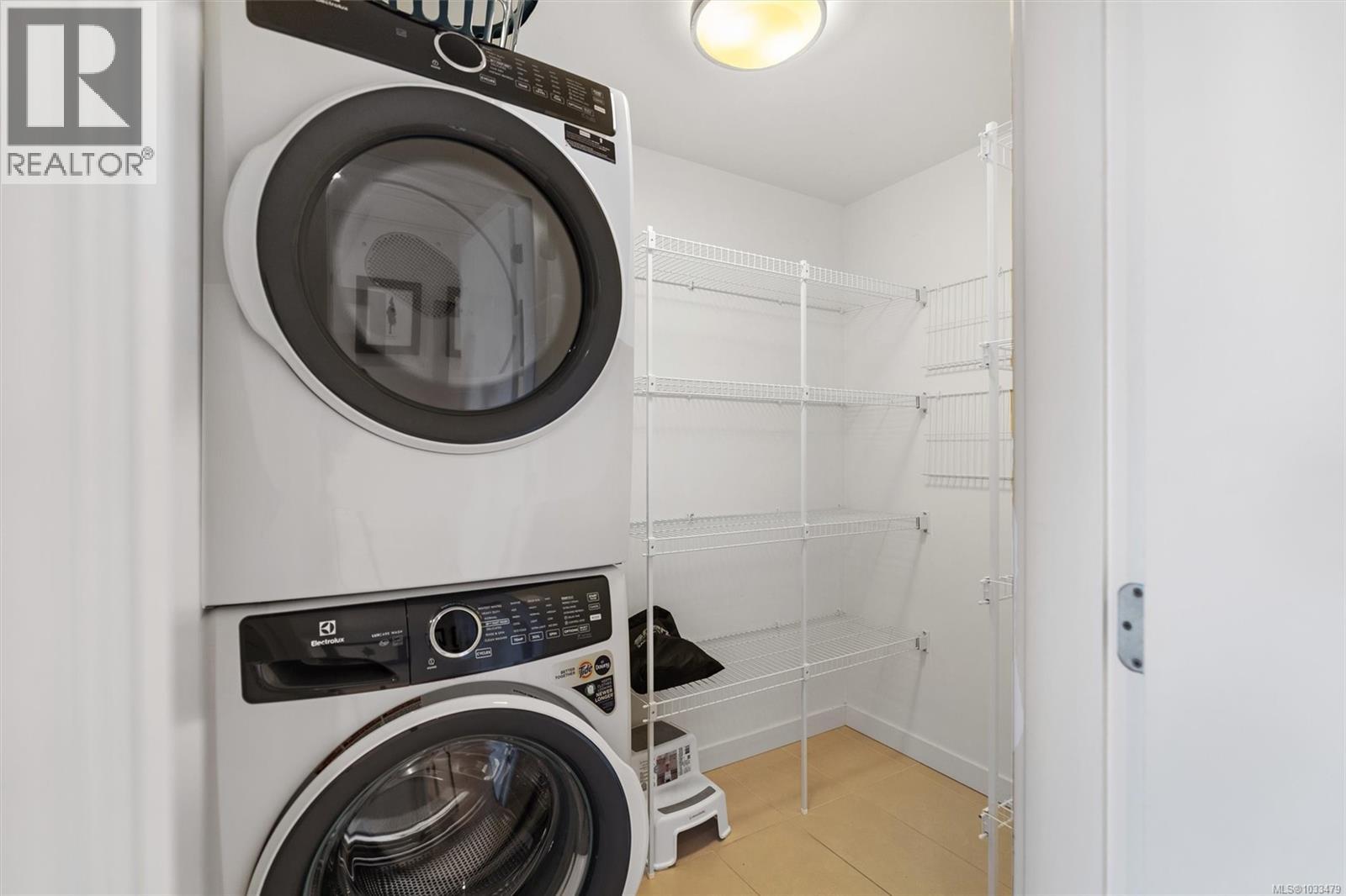 #701 608 Broughton St - 29