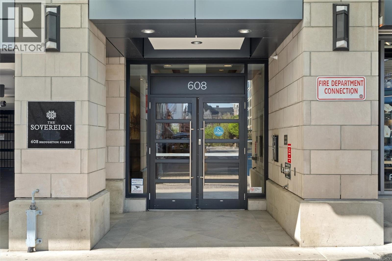 #701 608 Broughton St - 40