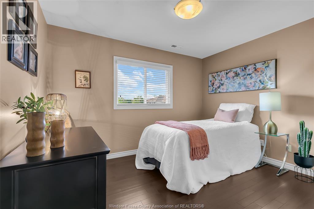 #402 1547 GRAND MARAIS ROAD West - 23