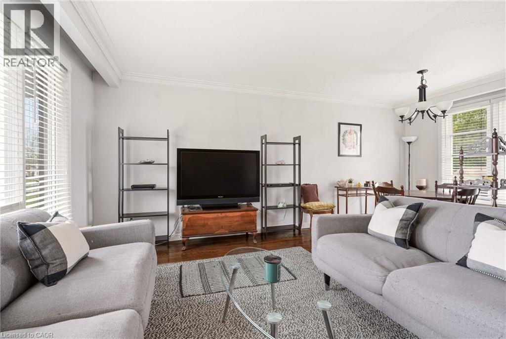 452 THIRD Line, Oakville, Ontario, L6L4A5 — Photo 3