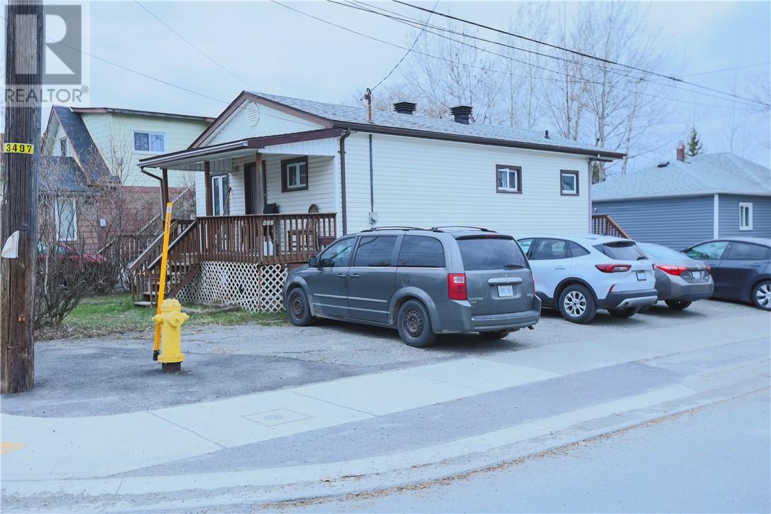 422 Queen Street - 1
