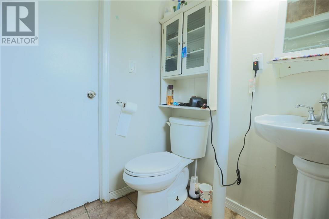 422 Queen Street - 12