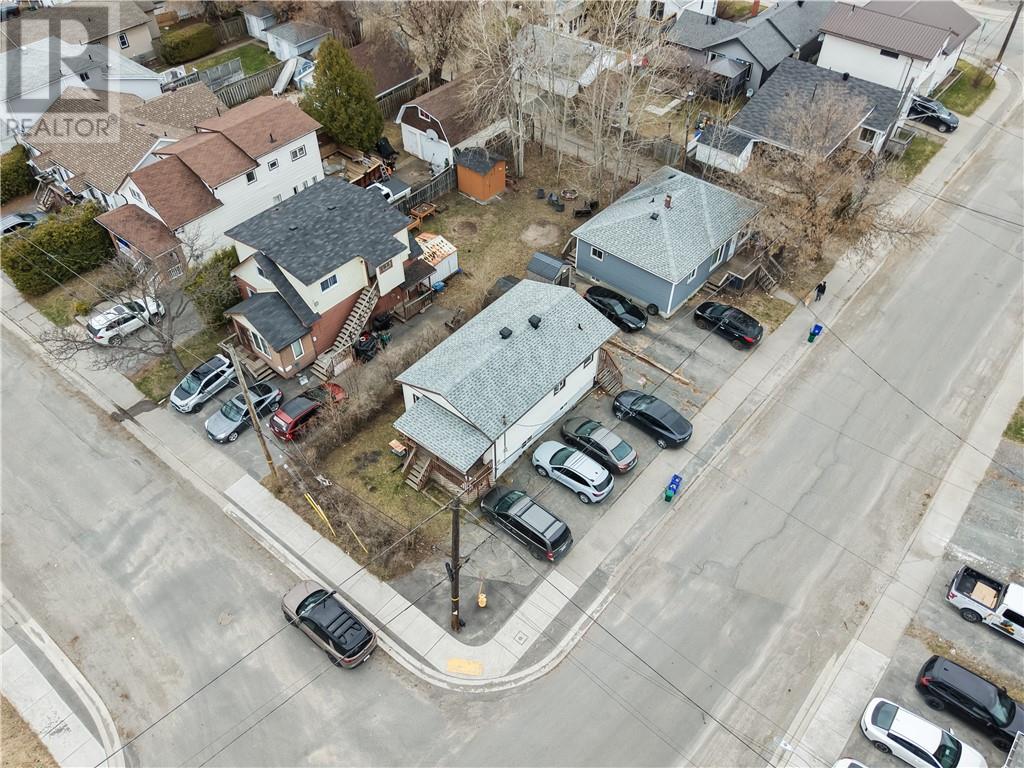 422 Queen Street - 23