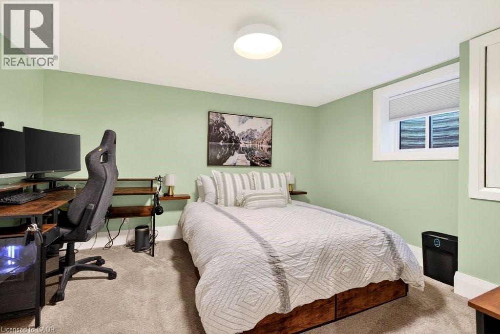 2079 GARY Crescent - 33