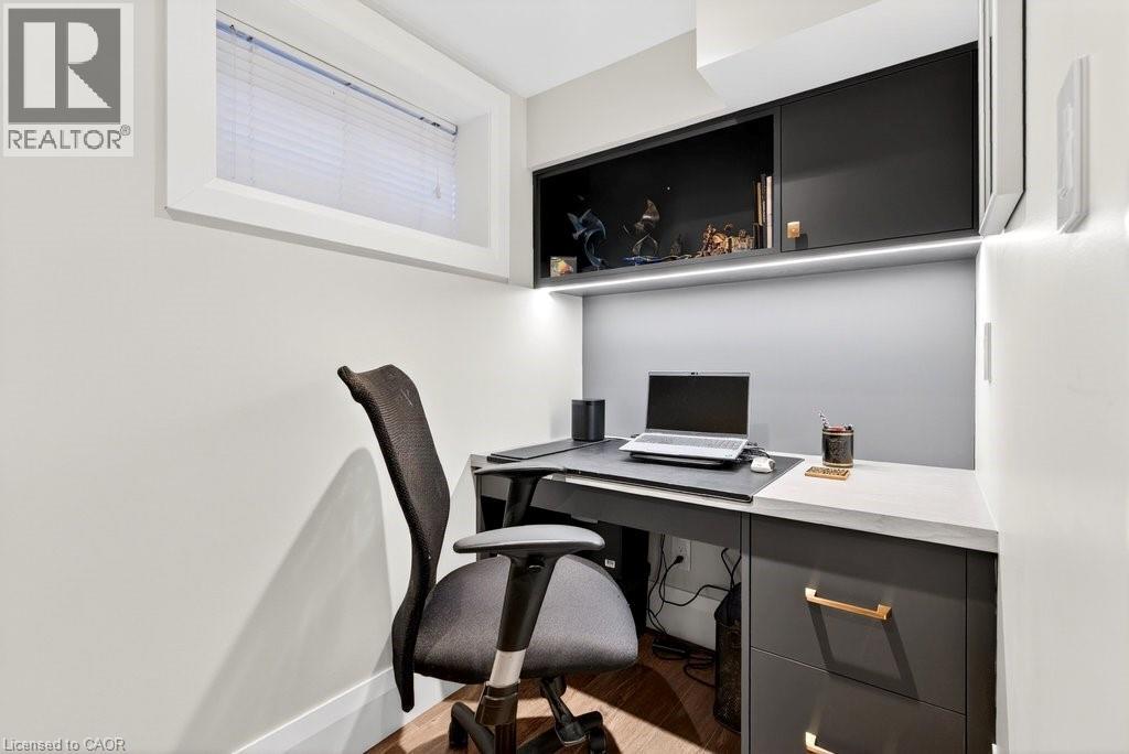 2079 GARY Crescent - 29