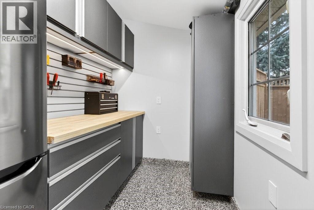 2079 GARY Crescent - 44