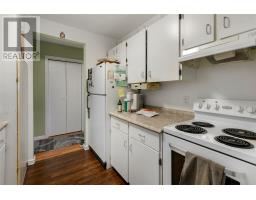 61 Brookfield Road thumbnail 30