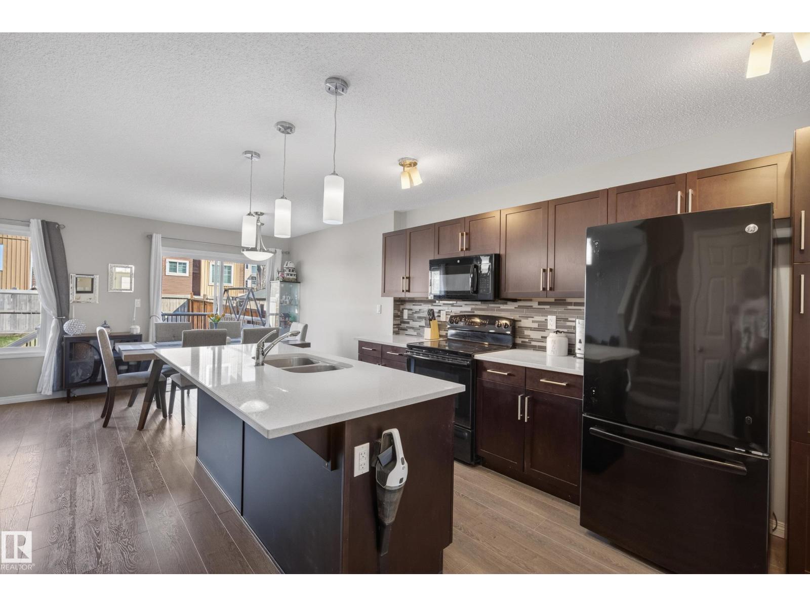 757 EAGLESON CR NW - 12