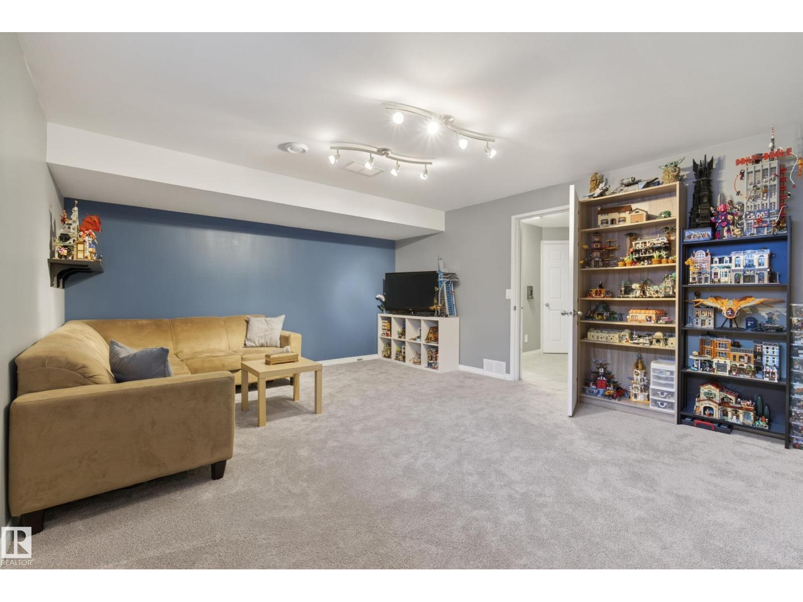 757 EAGLESON CR NW - 36