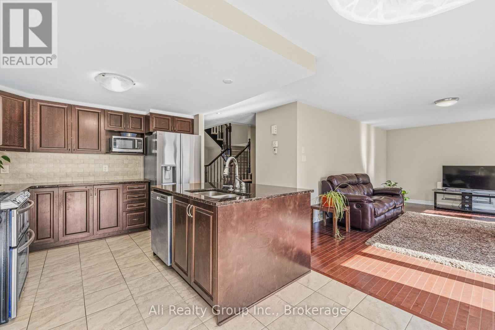 400 NESTLETON STREET - 10