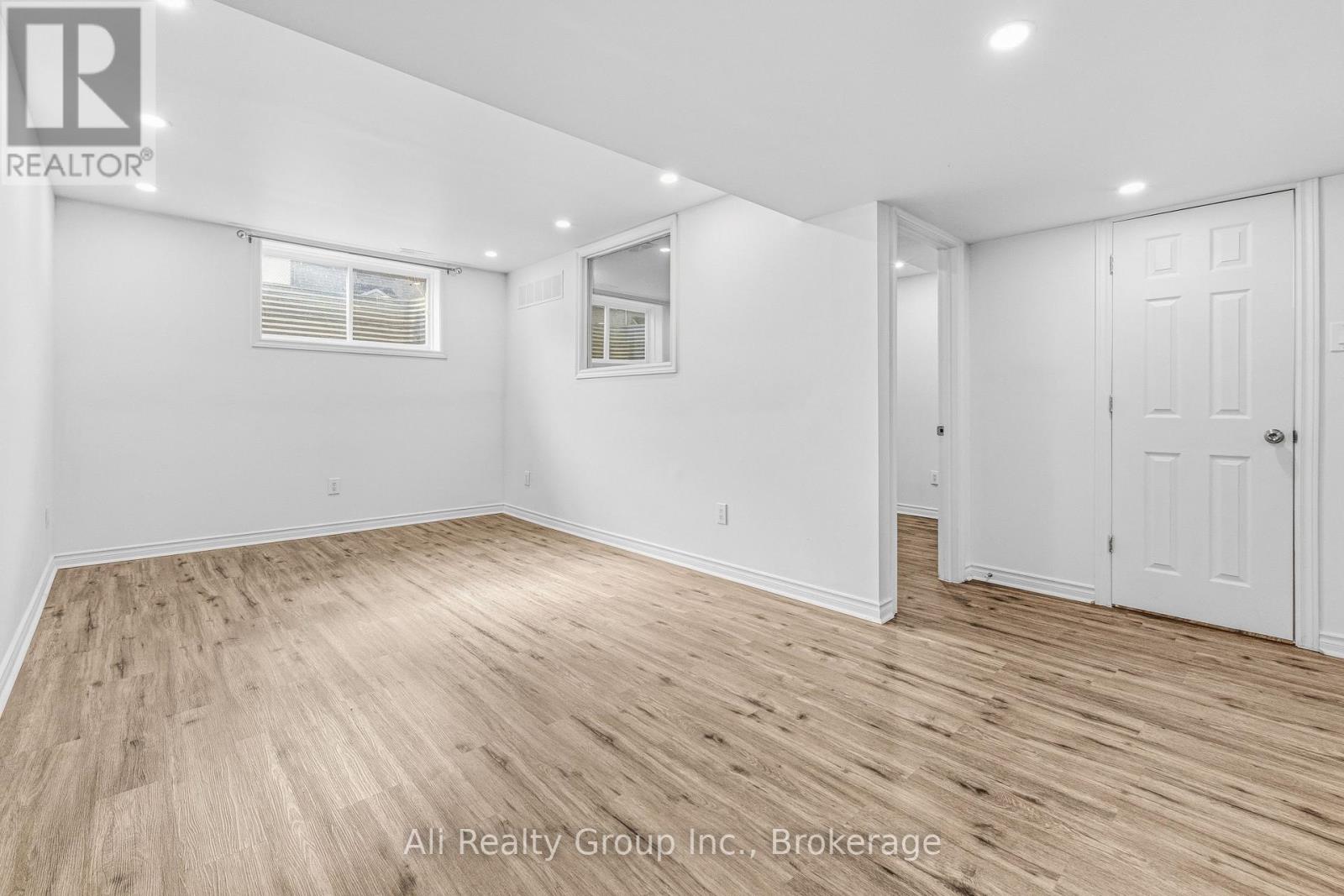 400 NESTLETON STREET - 22