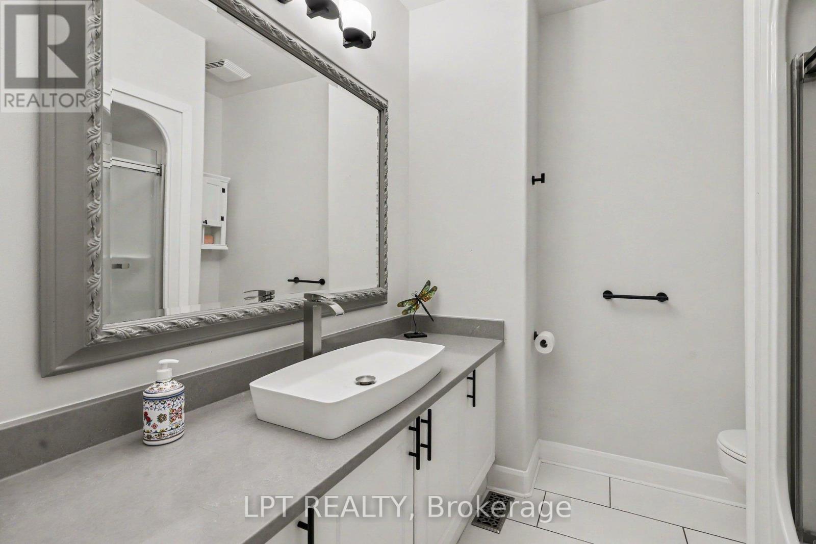 1942 CAPRIHANI WAY - 21