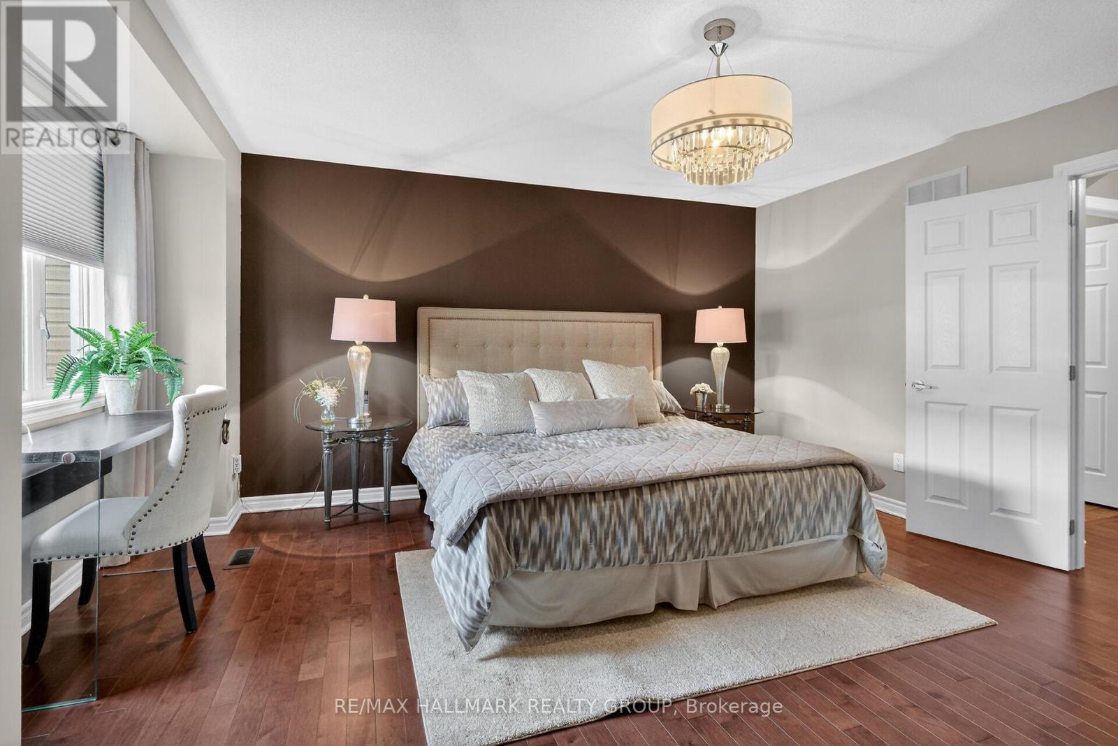 516 SUNLIT CIRCLE - 26