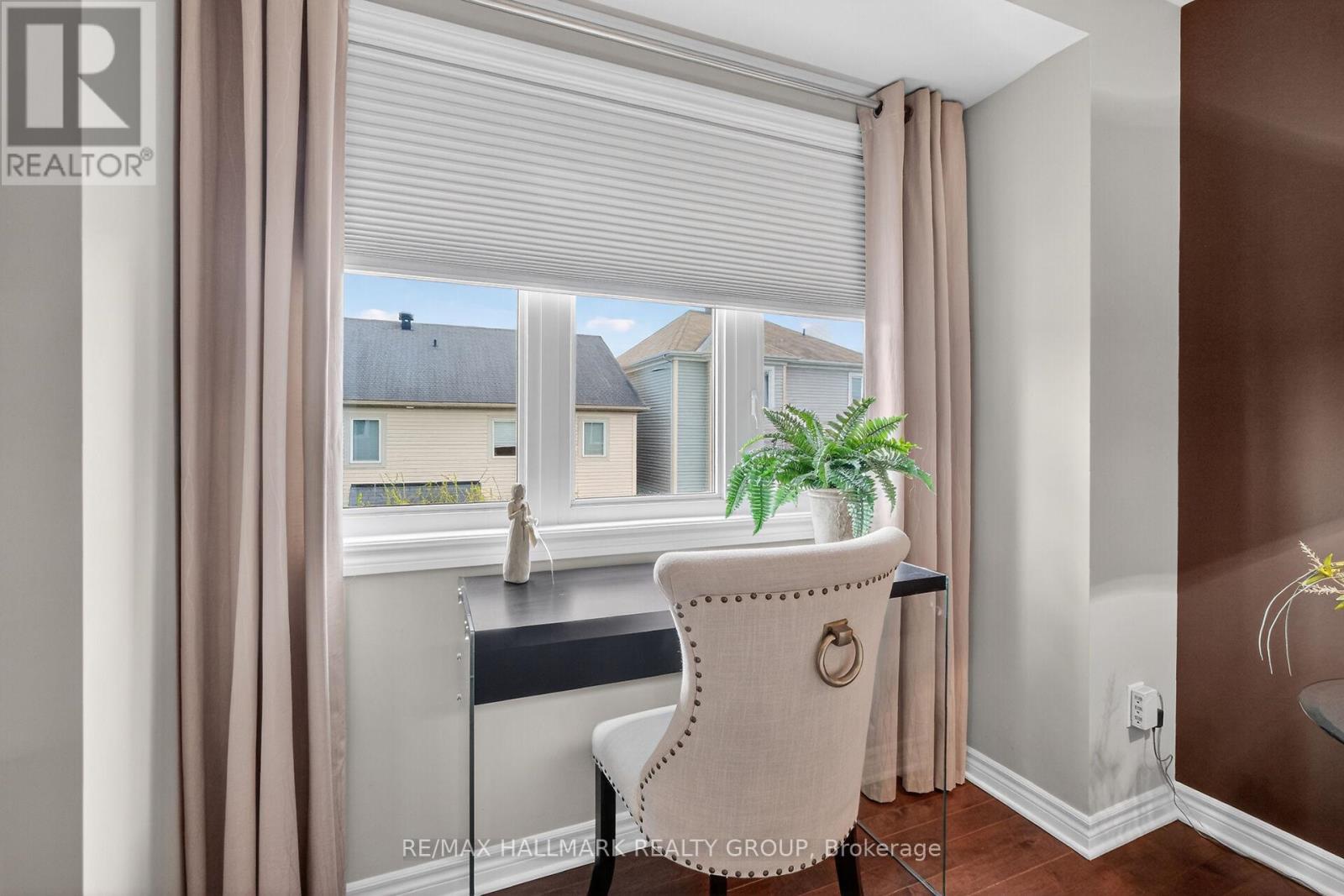 516 SUNLIT CIRCLE - 27