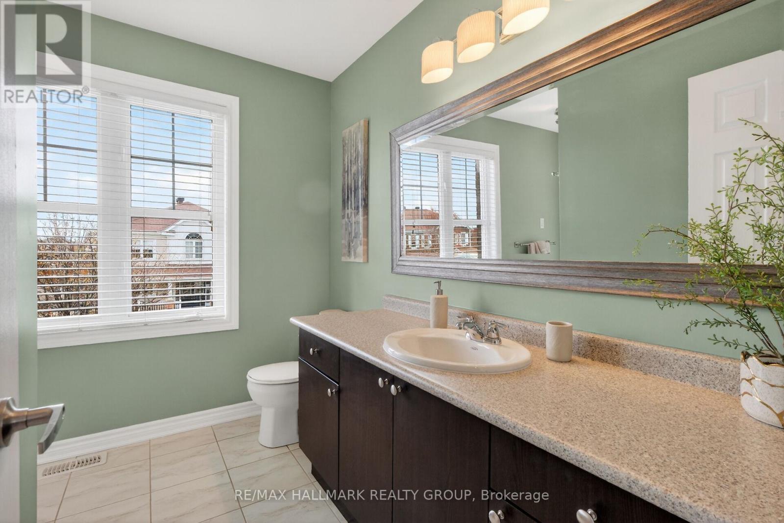 516 SUNLIT CIRCLE - 36