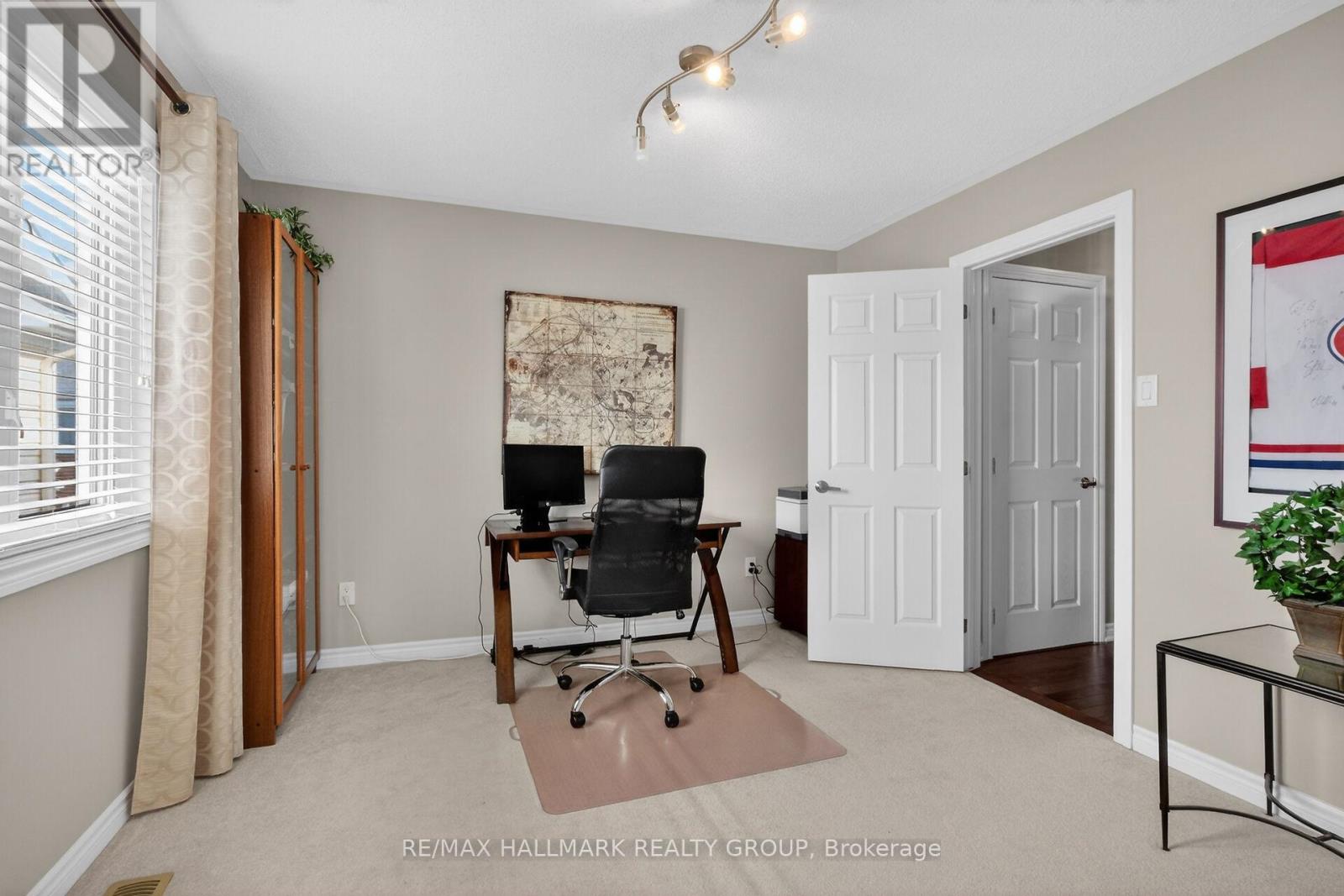 516 SUNLIT CIRCLE - 38