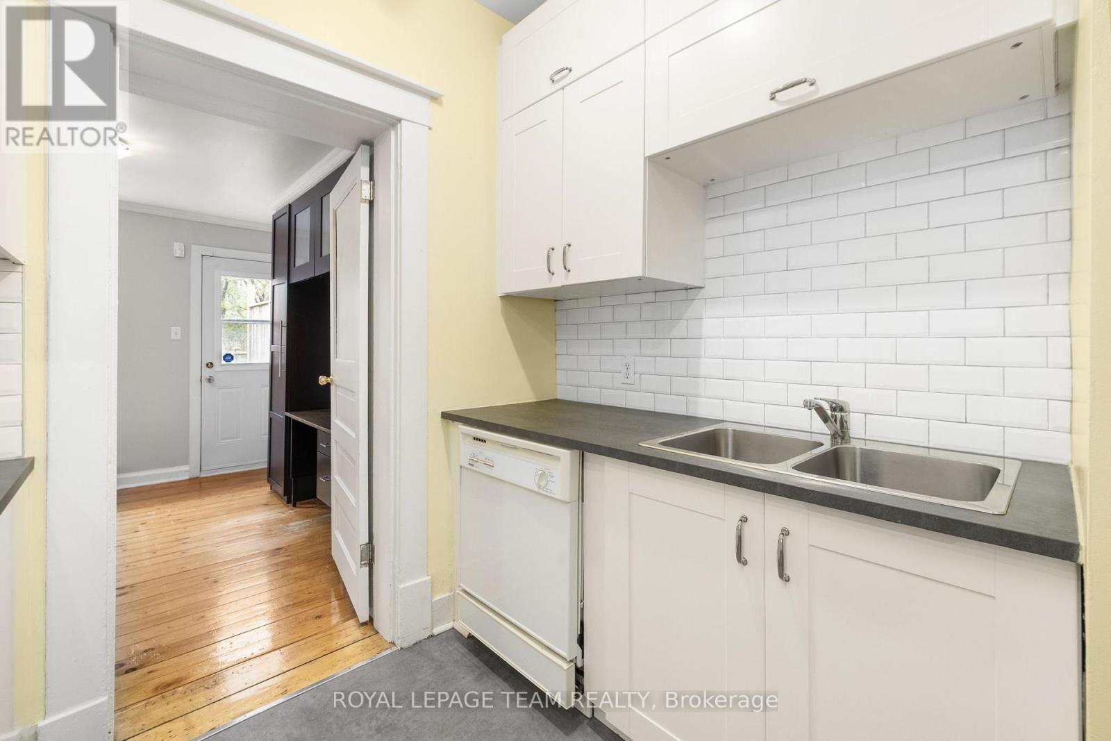 183 GOULBURN AVENUE - 15