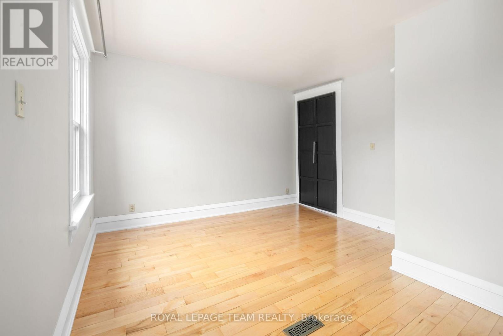 183 GOULBURN AVENUE - 32