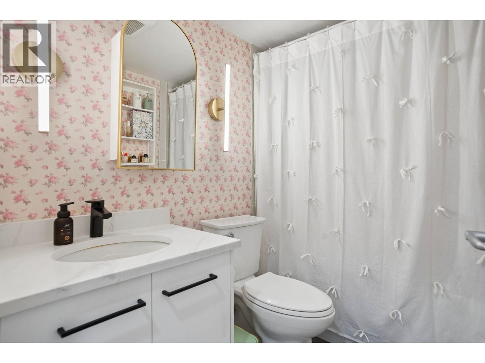 2 Bed, 1 Bath Apartment for Sale in Vancouver – 15 3036 W 4TH AVENUE, Vancouver – MLS# R3122455 - Image 2