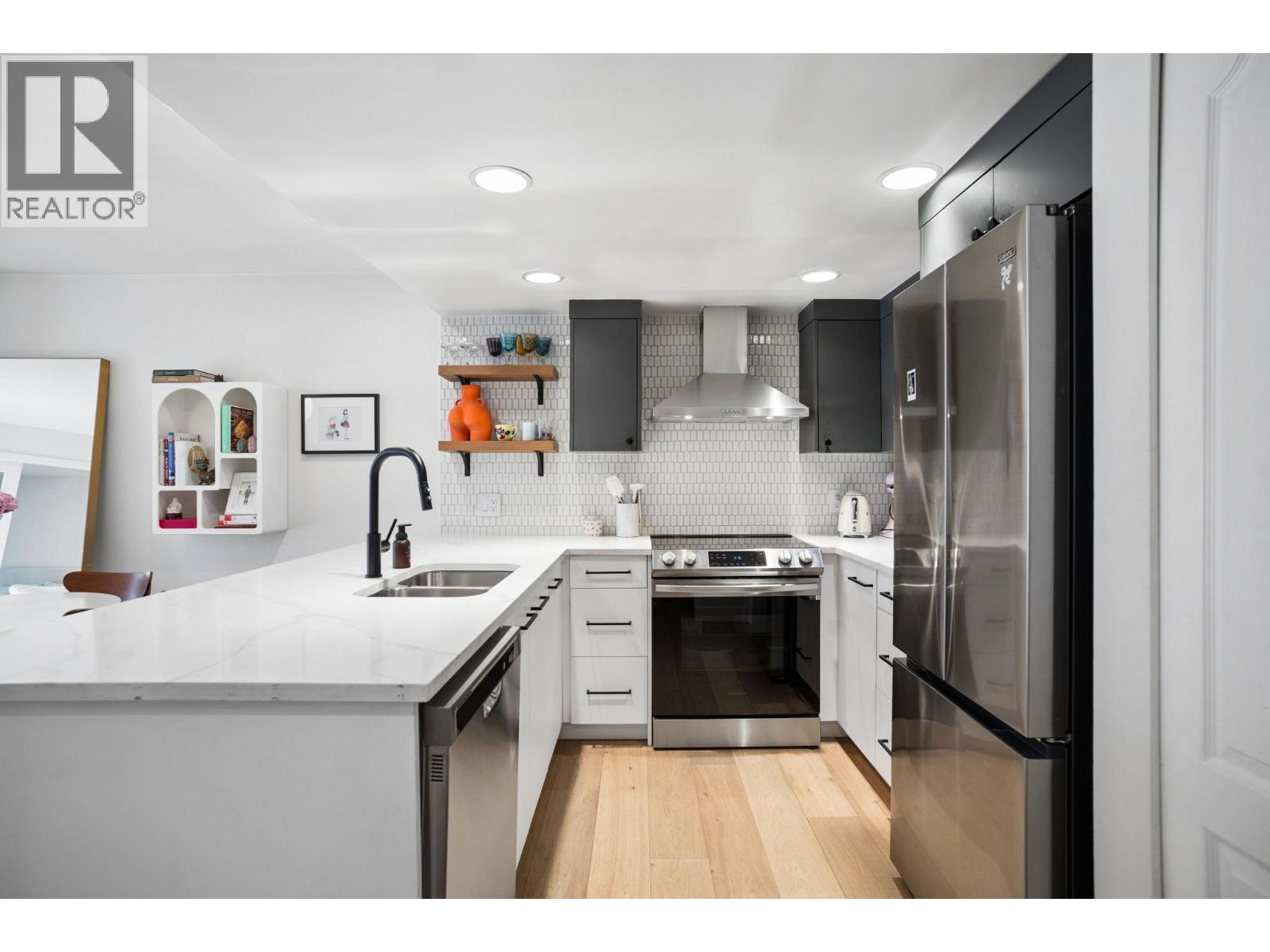 2 Bed, 1 Bath Apartment for Sale in Vancouver – 15 3036 W 4TH AVENUE, Vancouver – MLS# R3122455 - Image 7