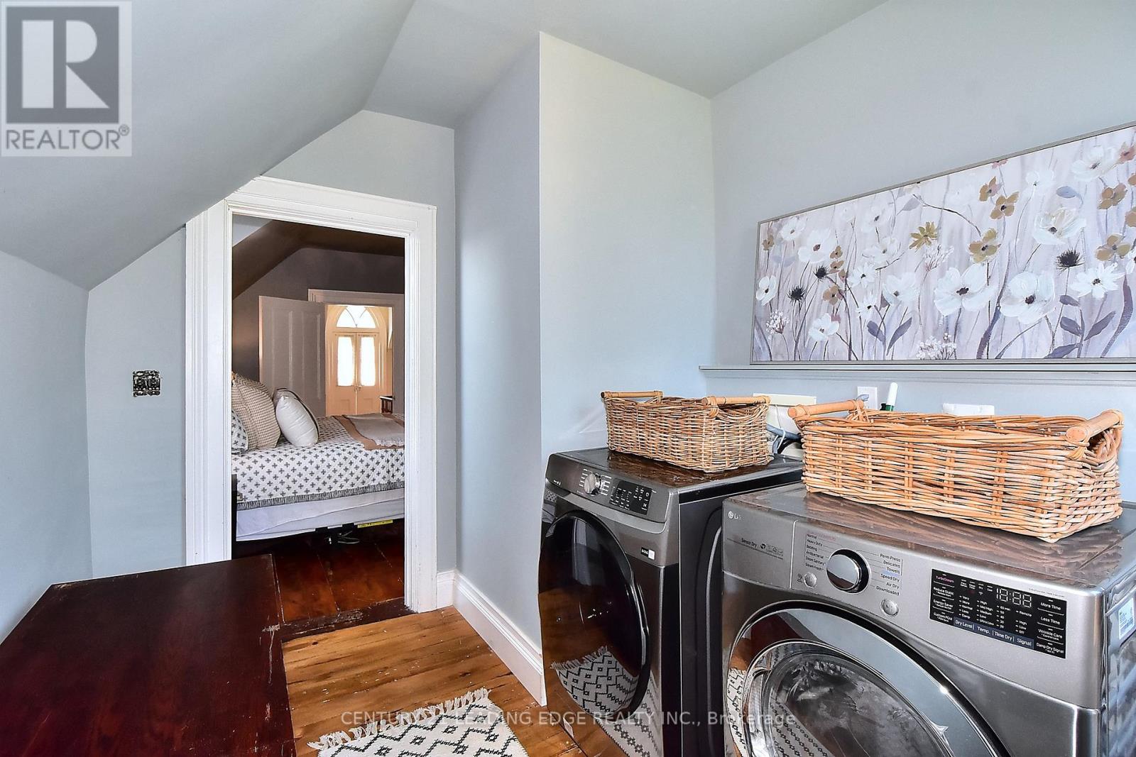 55 BROCK STREET E - 33