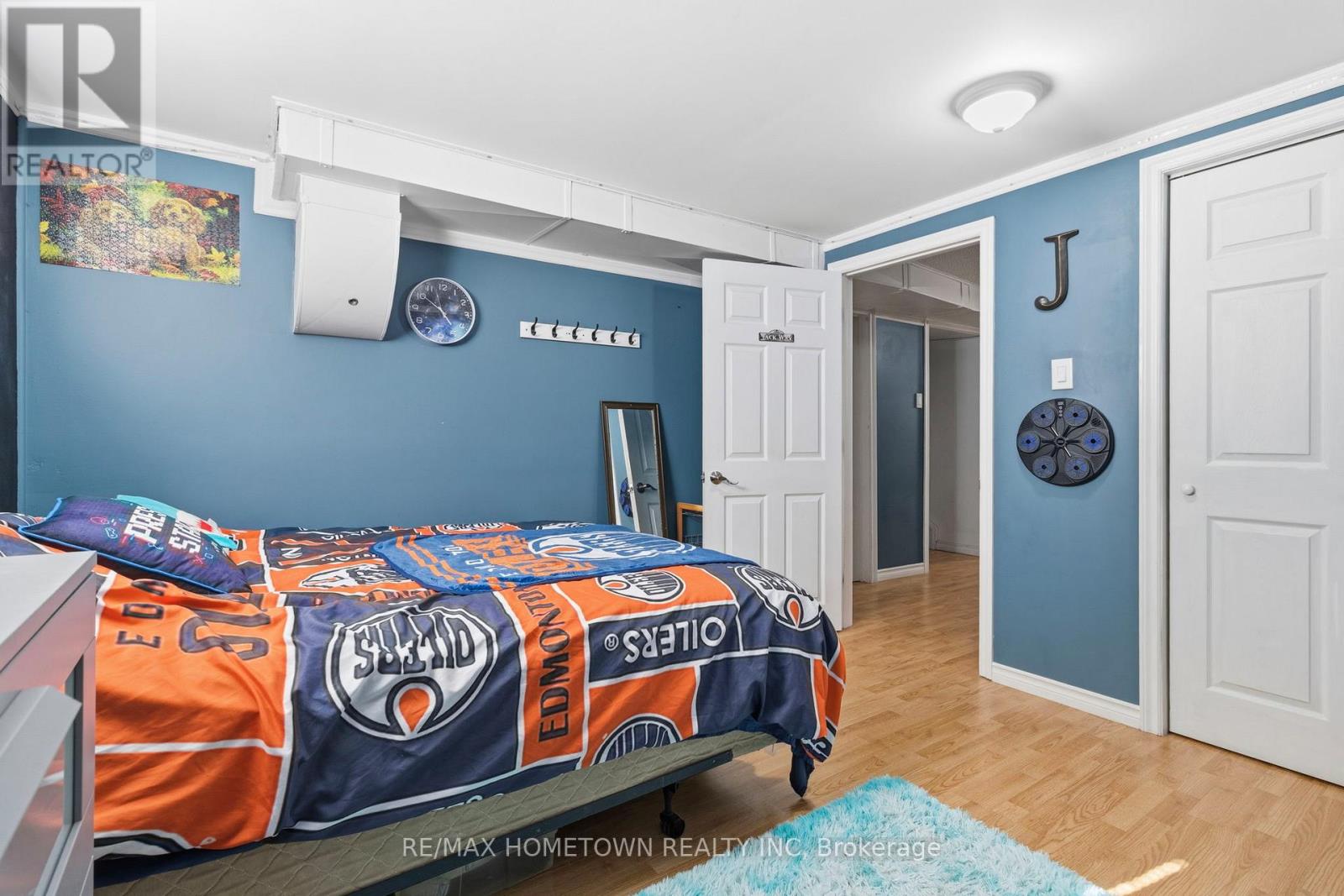 2038 DUNDAS STREET - 25
